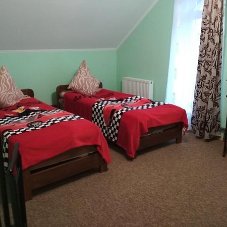 Oselya Guest House Яготин Екстер'єр фото